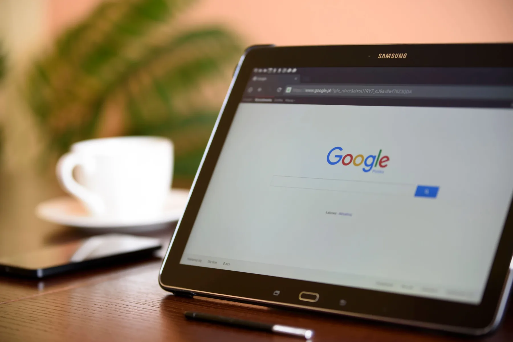 Ficha de Google Business Profile apareciendo en el Local Pack de Google Maps, con mapa y reseñas visibles